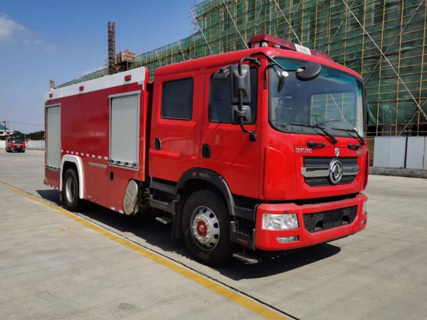 東風(fēng)D9水罐消防車(chē)